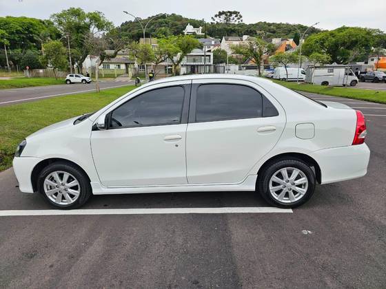 TOYOTA ETIOS 1.5 X SEDAN 16V FLEX 4P AUTOMÁTICO TOYOTA ETIOS 1.5 X SEDAN 16V FLEX 4P AUTOMÁTICO